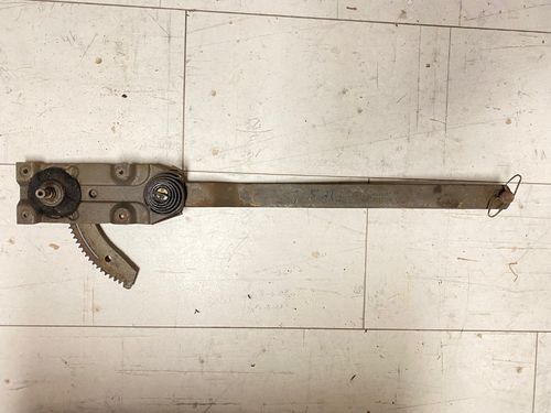 NOS window lifter lhs 68- used