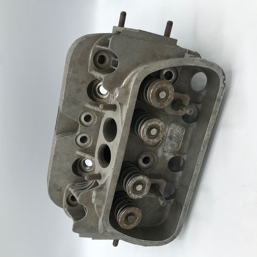 NOS dual port cylinder head with valves
