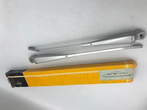 NOS pair of SWF wiper arms (70 only)